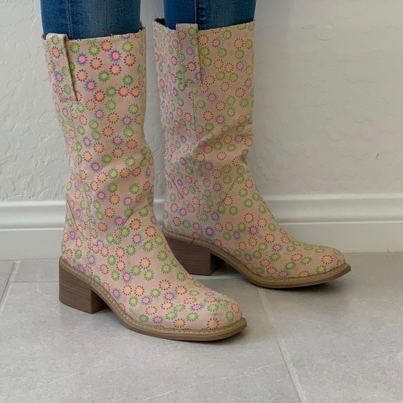 Sunny Daisies Square Toe Mid Calf Western Boots - Picture 3 of 8